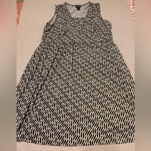 NWOT. Lane Bryant black & cream geometric print dress. Sleeveless. Size 18/20.